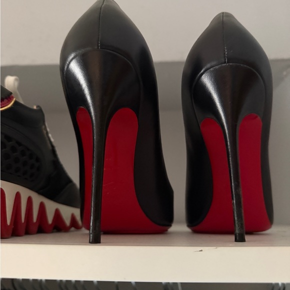 Christian LouBoutin Elegant Black and Red High Heels $625 - Picture 1 of 7